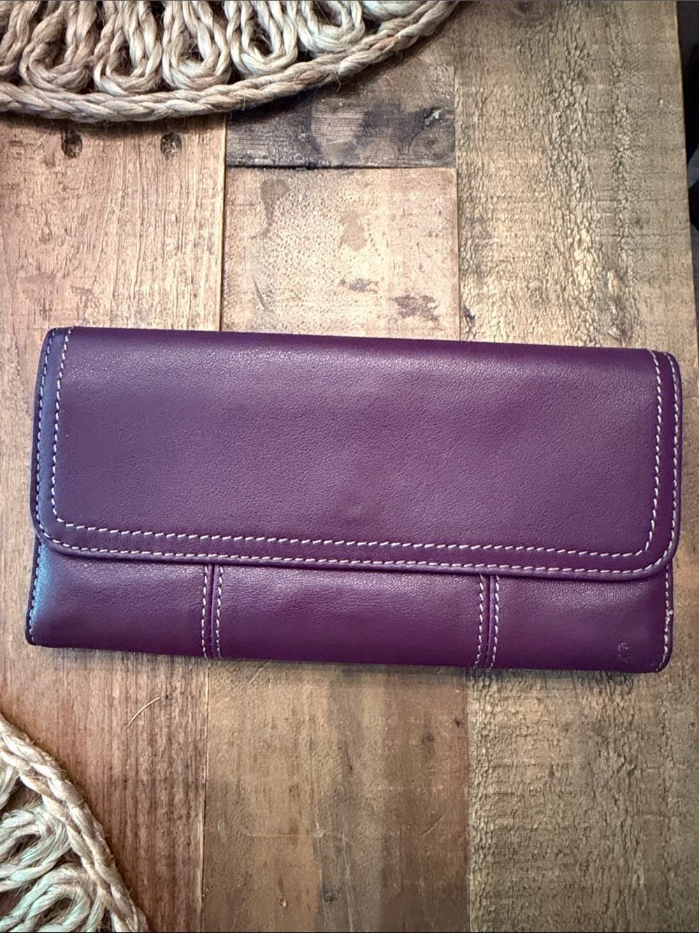 Clarks Purple Leather Wallet with Contrast Stitching EUC